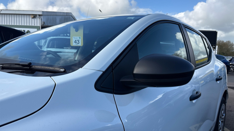 Dacia Sandero 1.0 TCe Essential 5dr Bi Fuel Hatchback